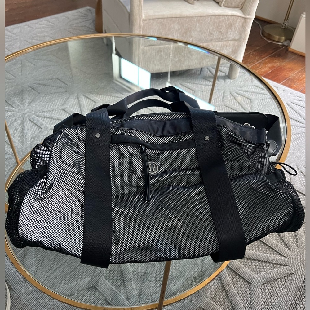 Like new lululemon gym bag